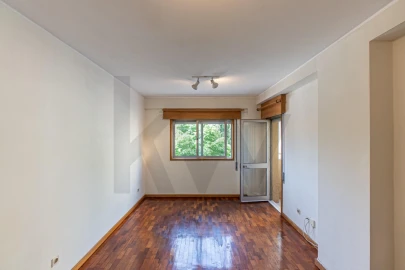 Apartamento T1 para Arrendamento em Paranhos