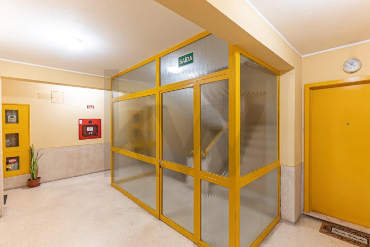 Apartamento T1 para Arrendamento em Paranhos Foto 3
