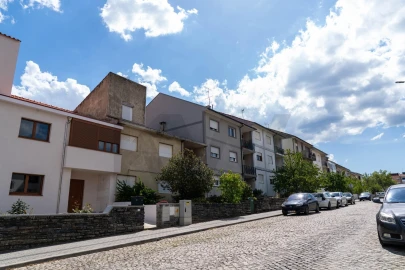 Moradia T6 para Venda em Sé, Santa Maria e Meixedo