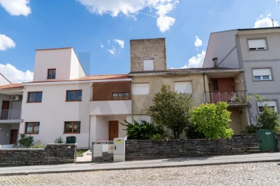 Moradia T6 para Venda em Sé, Santa Maria e Meixedo