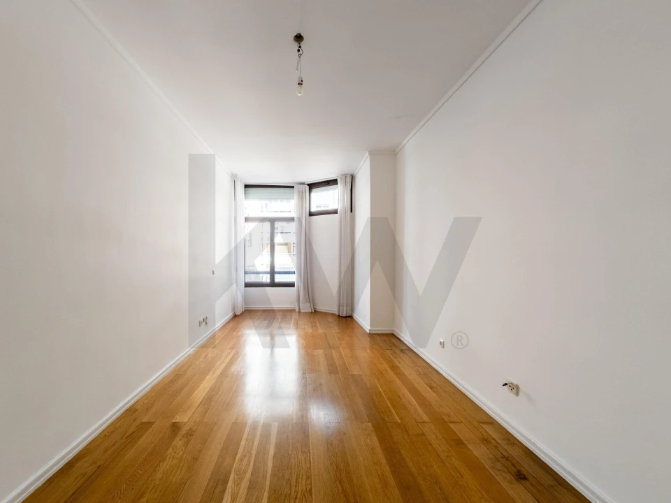 Apartamento T4 para Arrendamento em Lumiar Foto 22