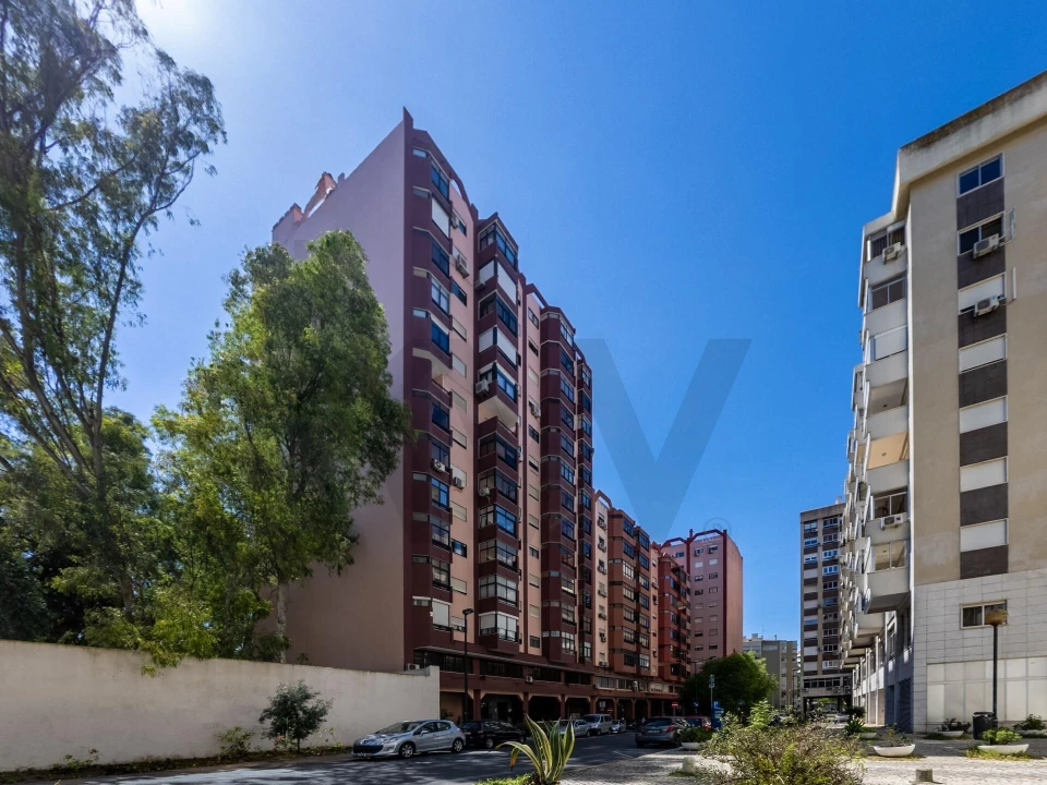 Apartamento T4 para Arrendamento em Lumiar Foto 1
