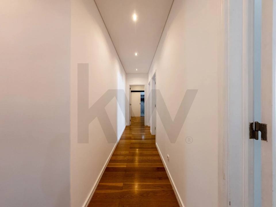 Apartamento T4 para Arrendamento em Lumiar Foto 16