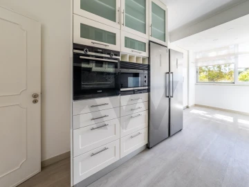 Apartamento T4 para Arrendamento em Lumiar