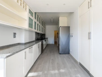 Apartamento T4 para Arrendamento em Lumiar