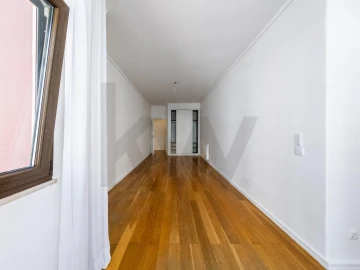 Apartamento T4 para Arrendamento em Lumiar