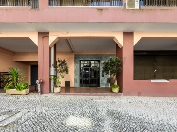 Apartamento T4 para Arrendamento em Lumiar
