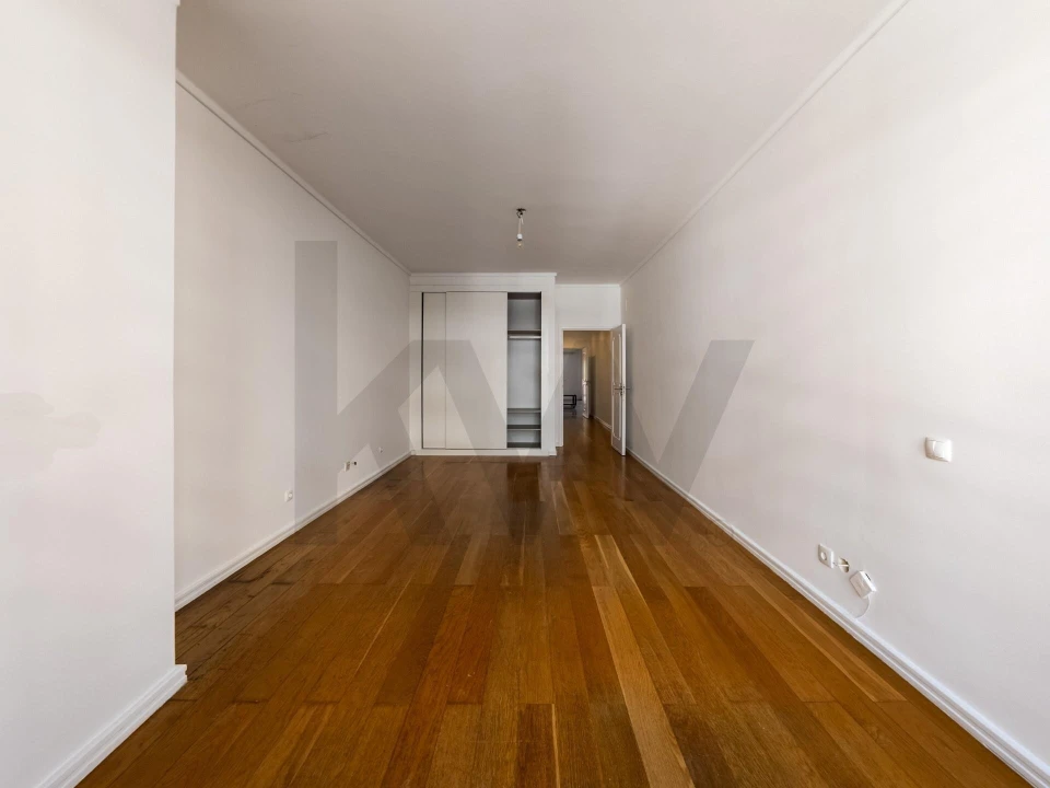 Apartamento T4 para Arrendamento em Lumiar Foto 17