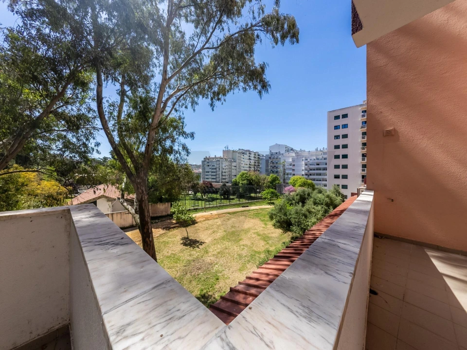 Apartamento T4 para Arrendamento em Lumiar Foto 9