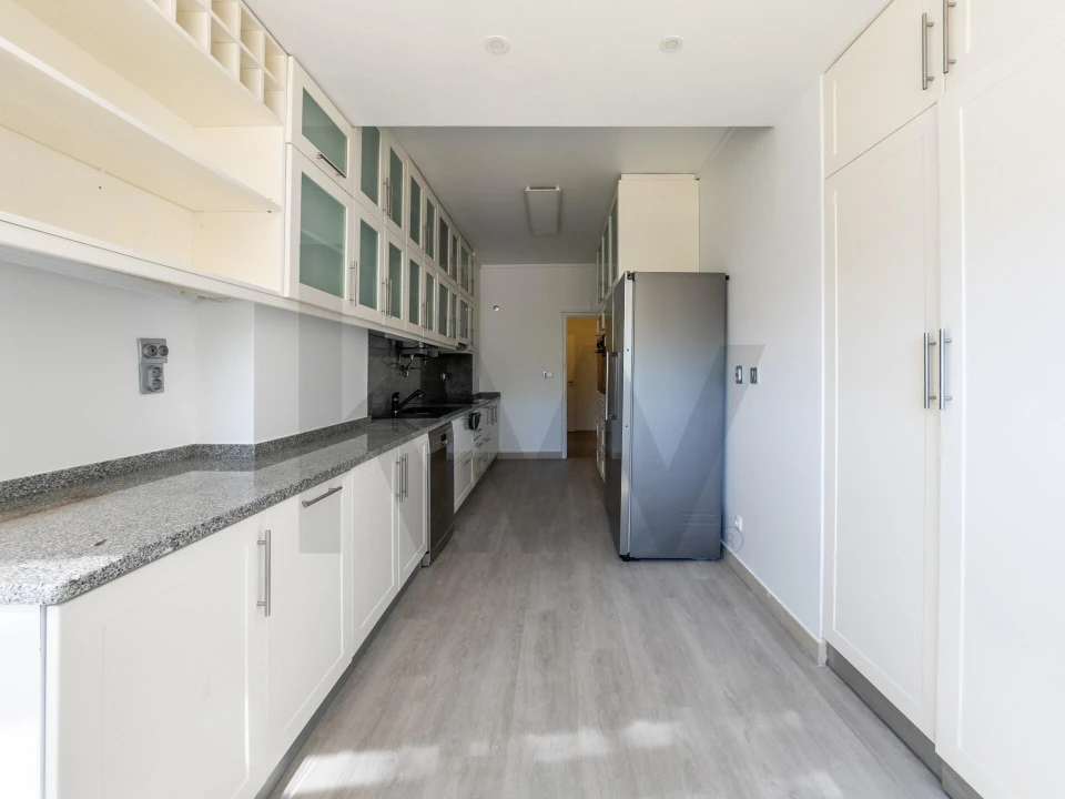 Apartamento T4 para Arrendamento em Lumiar Foto 17