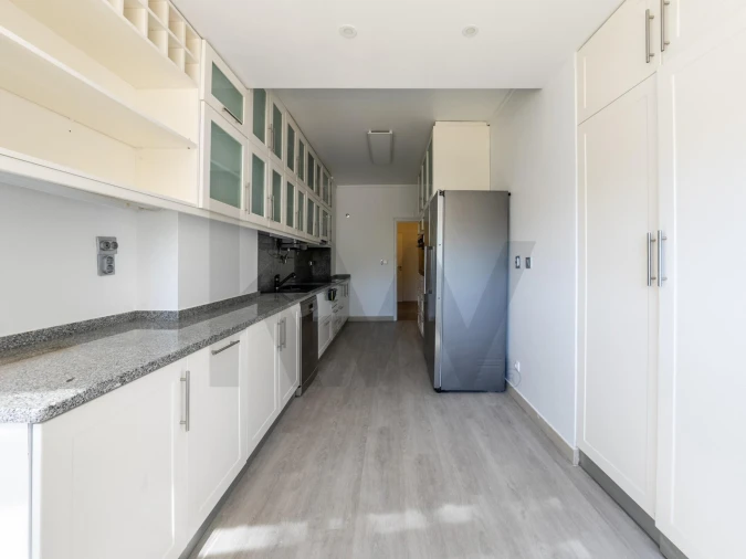 Apartamento T4 para Arrendamento em Lumiar Foto 17