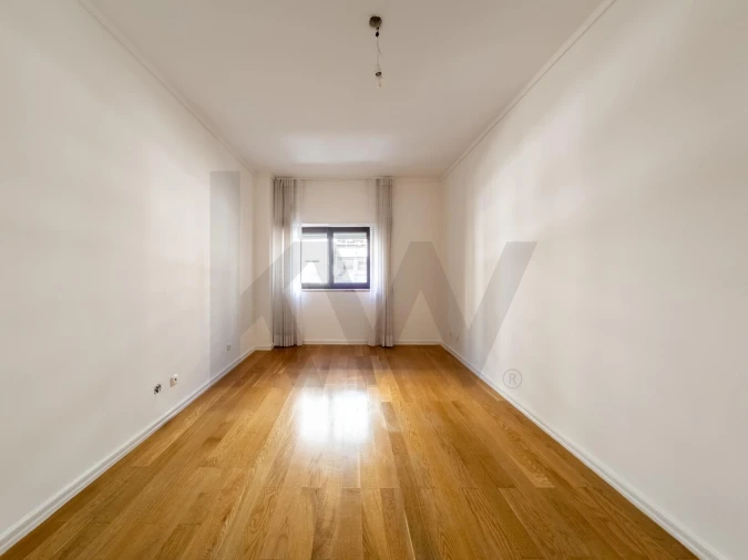 Apartamento T4 para Arrendamento em Lumiar Foto 29
