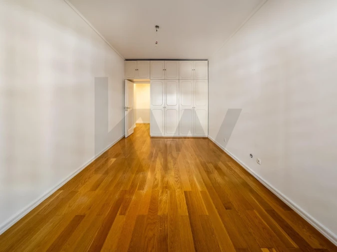 Apartamento T4 para Arrendamento em Lumiar Foto 30