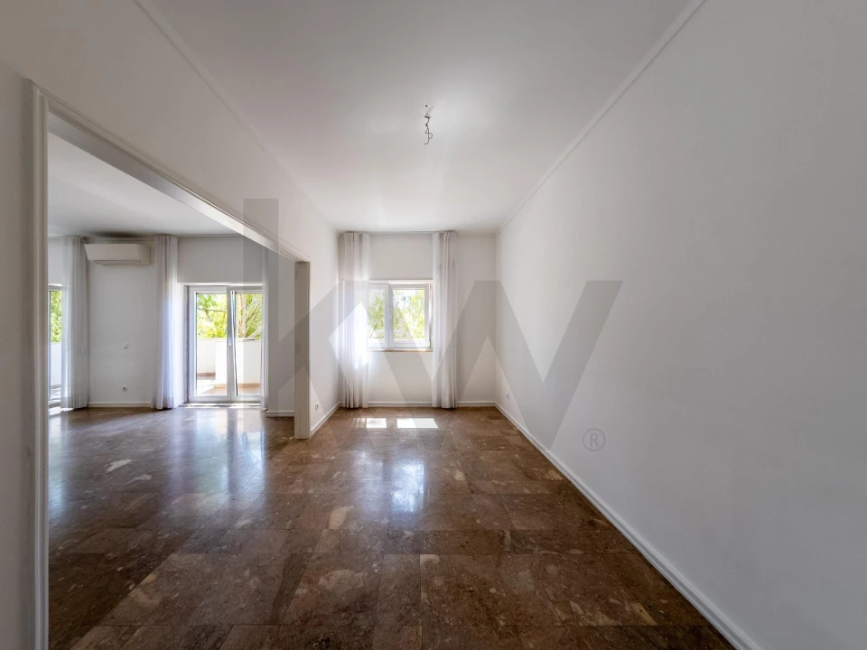Apartamento T4 para Arrendamento em Lumiar Foto 12