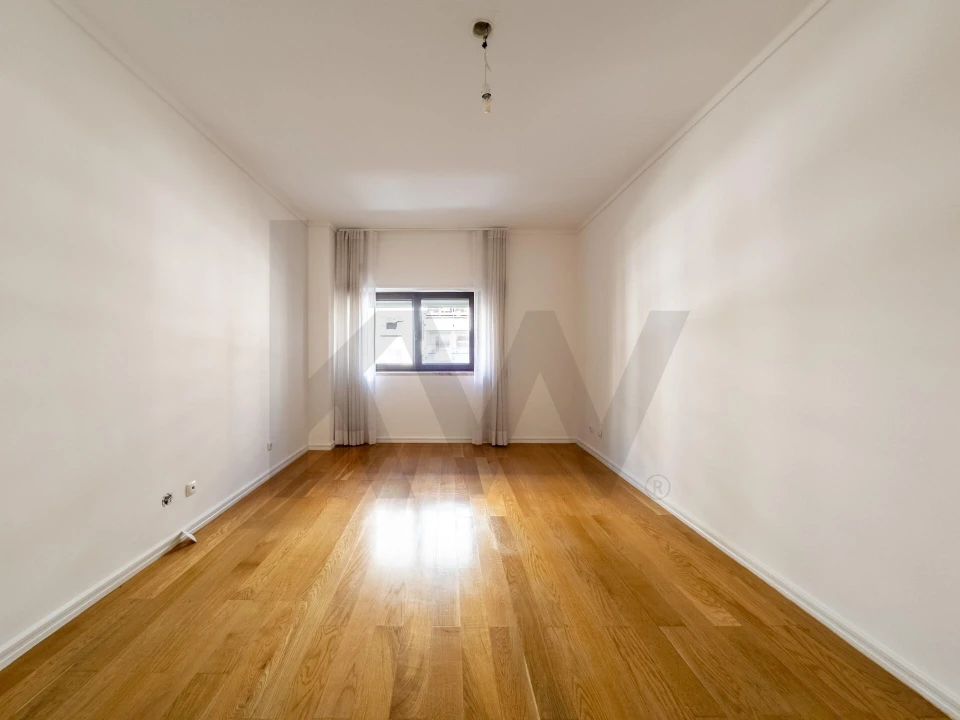 Apartamento T4 para Arrendamento em Lumiar Foto 26