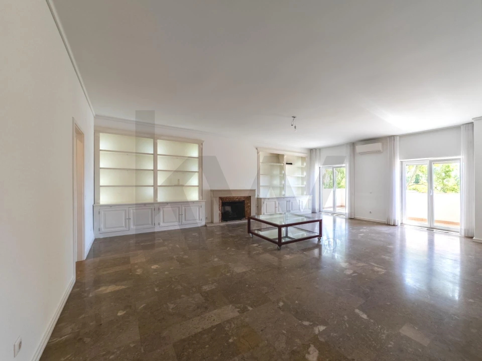 Apartamento T4 para Arrendamento em Lumiar Foto 2