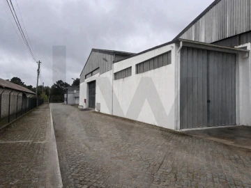 Armazém para Arrendamento em Castêlo da Maia
