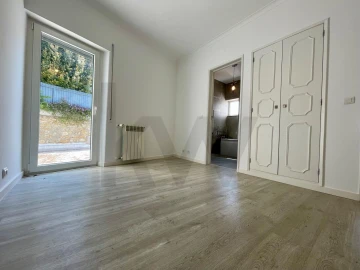 Moradia T3 para Venda em Carcavelos e Parede