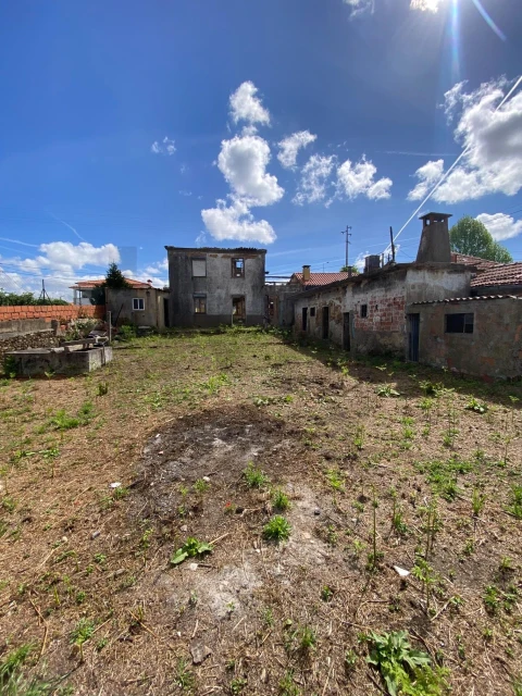 Moradia T4 para Venda em O. Azeméis, Riba-Ul, Ul, Macinhata Seixa, Madail