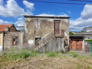 Moradia T4 para Venda em O. Azeméis, Riba-Ul, Ul, Macinhata Seixa, Madail