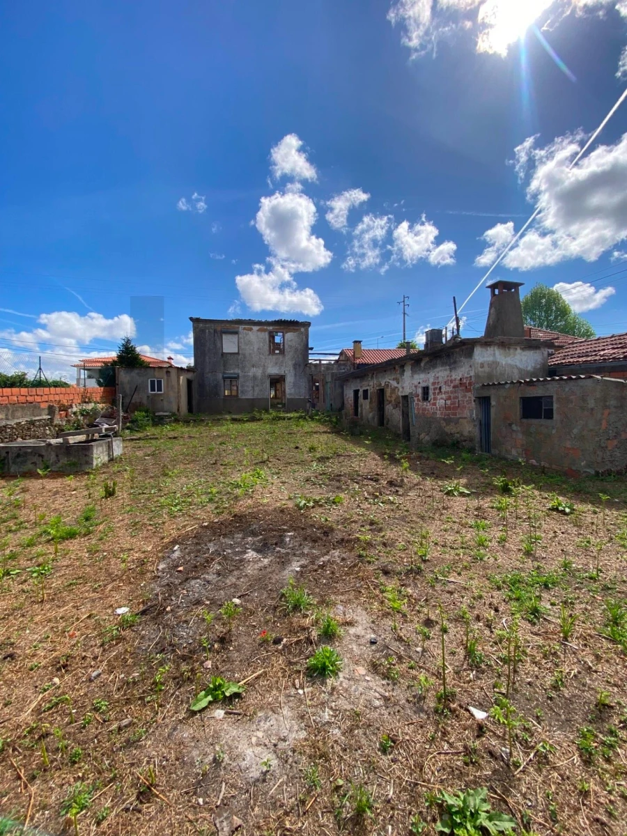 Moradia T4 para Venda em O. Azeméis, Riba-Ul, Ul, Macinhata Seixa, Madail Foto 4