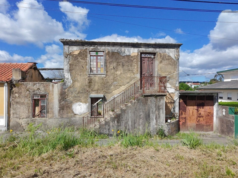 Moradia T4 para Venda em O. Azeméis, Riba-Ul, Ul, Macinhata Seixa, Madail Foto 1