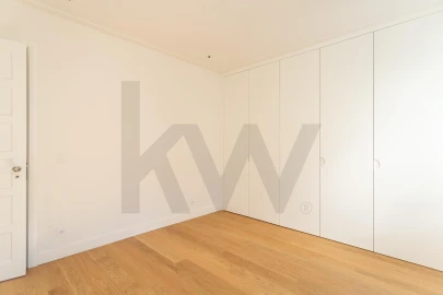 Apartamento T2 para Arrendamento em Penha de França
