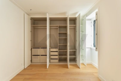 Apartamento T2 para Arrendamento em Penha de França
