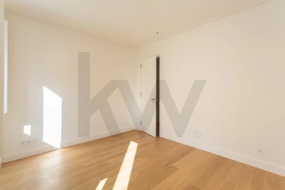 Apartamento T2 para Arrendamento em Penha de França