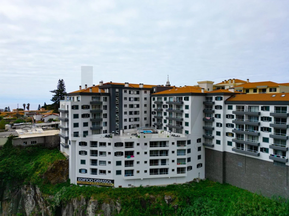 Apartamento T2 para Venda em Caniço Foto 26