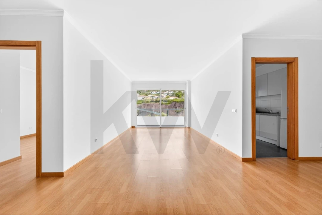 Apartamento T2 para Venda em Caniço Foto 5