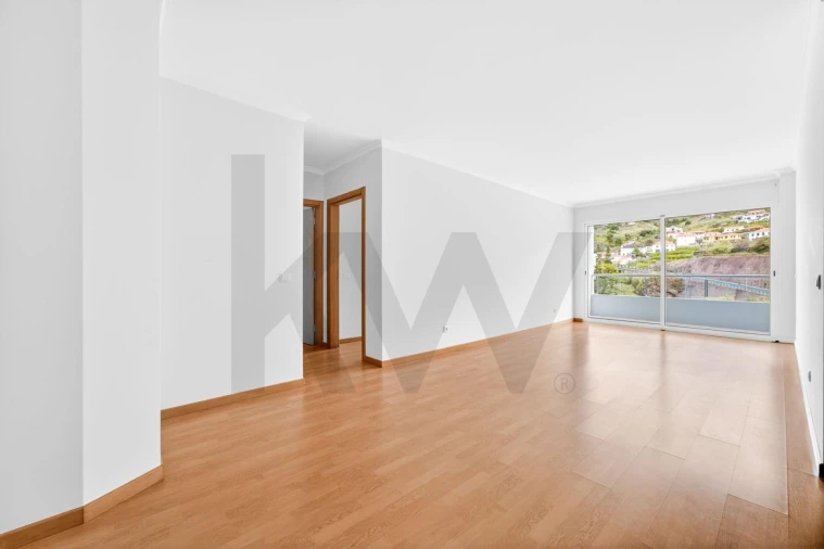 Apartamento T2 para Venda em Caniço Foto 3