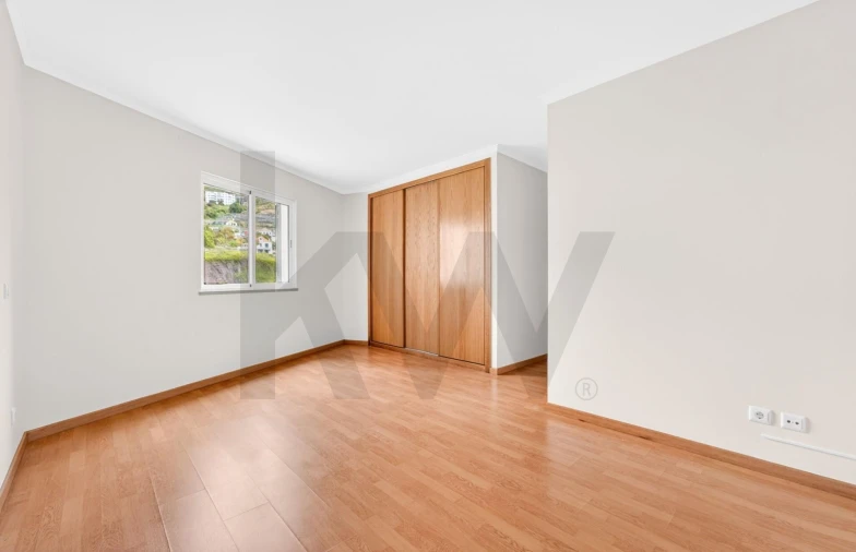 Apartamento T2 para Venda em Caniço Foto 12