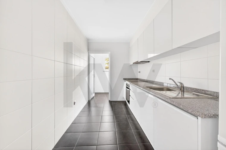 Apartamento T2 para Venda em Caniço Foto 8