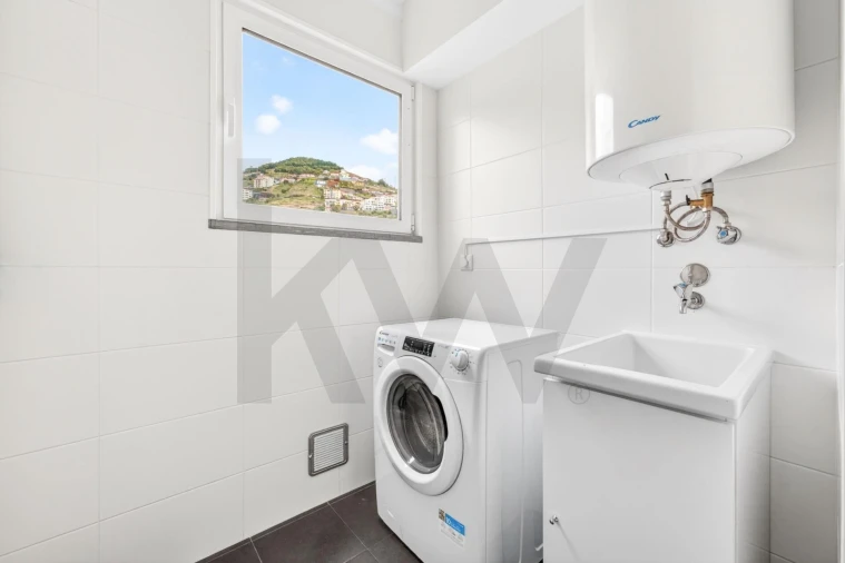 Apartamento T2 para Venda em Caniço Foto 9
