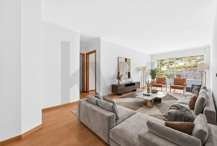 Apartamento T2 para Venda em Caniço Foto 2