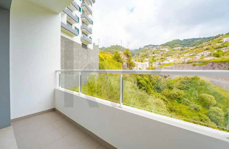 Apartamento T2 para Venda em Caniço Foto 19