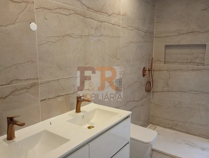 Moradia T3 para Venda em Fernao Ferro Foto 23