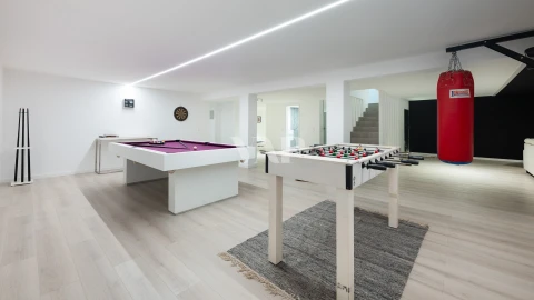 Moradia T4 para Venda em Quarteira