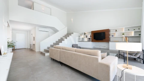 Moradia T4 para Venda em Quarteira