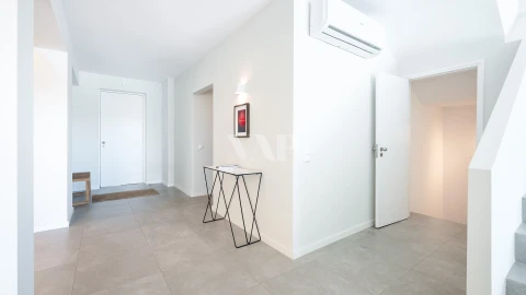 Moradia T4 para Venda em Quarteira