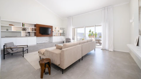 Moradia T4 para Venda em Quarteira