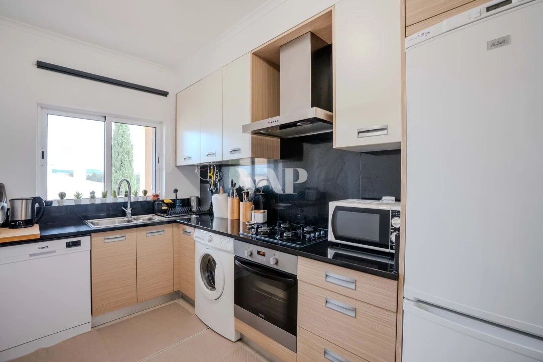 Apartamento T2 para Venda em Quarteira Foto 3