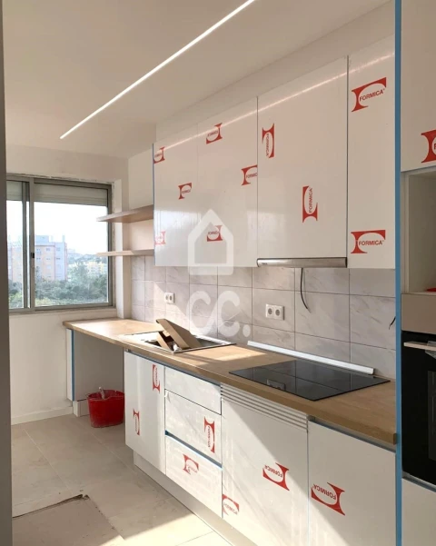 Apartamento T2 para Arrendamento em Amora