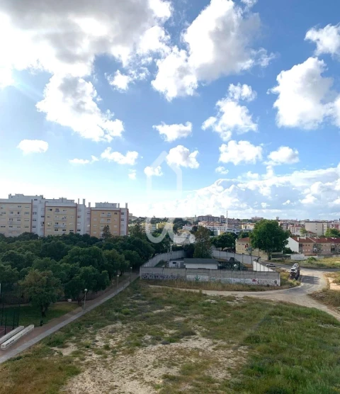 Apartamento T2 para Arrendamento em Amora