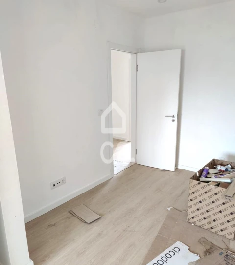 Apartamento T2 para Arrendamento em Amora