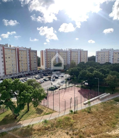 Apartamento T2 para Arrendamento em Amora