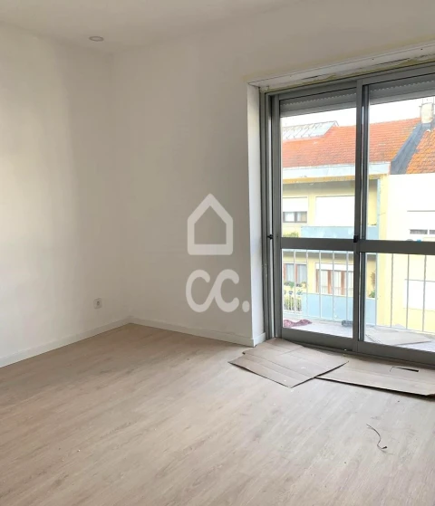 Apartamento T2 para Arrendamento em Amora