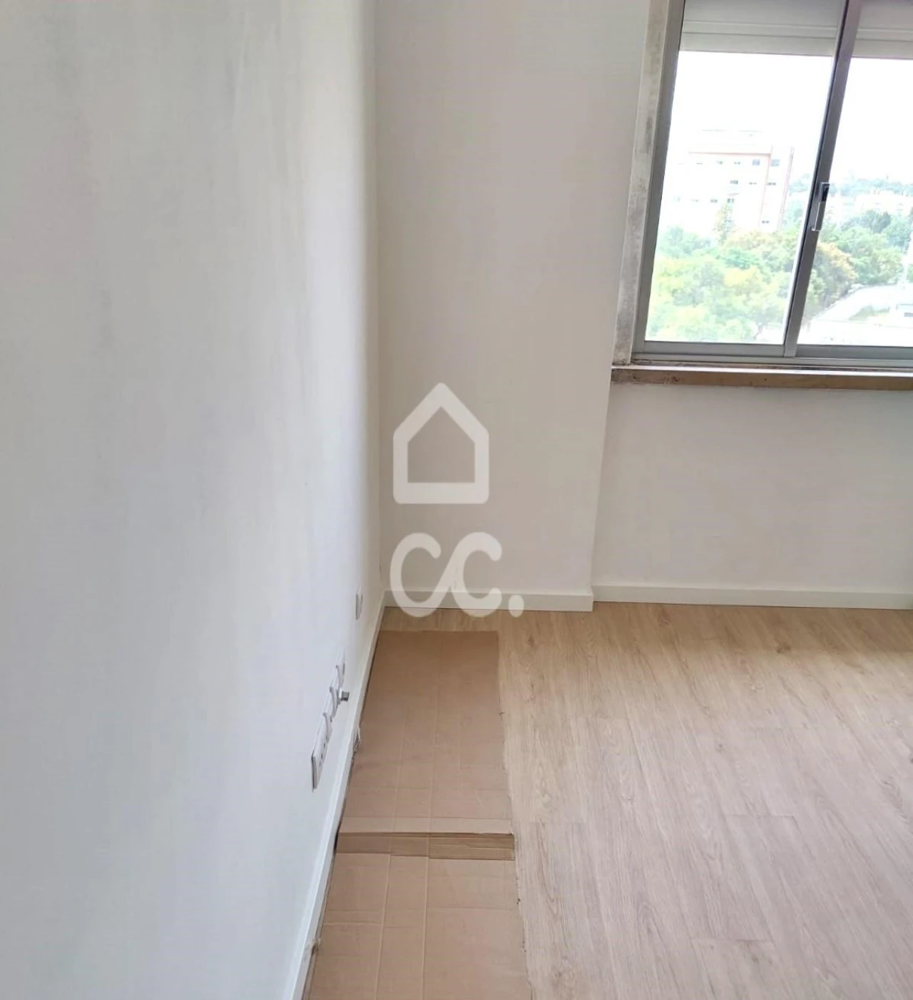 Apartamento T2 para Arrendamento em Amora Foto 4