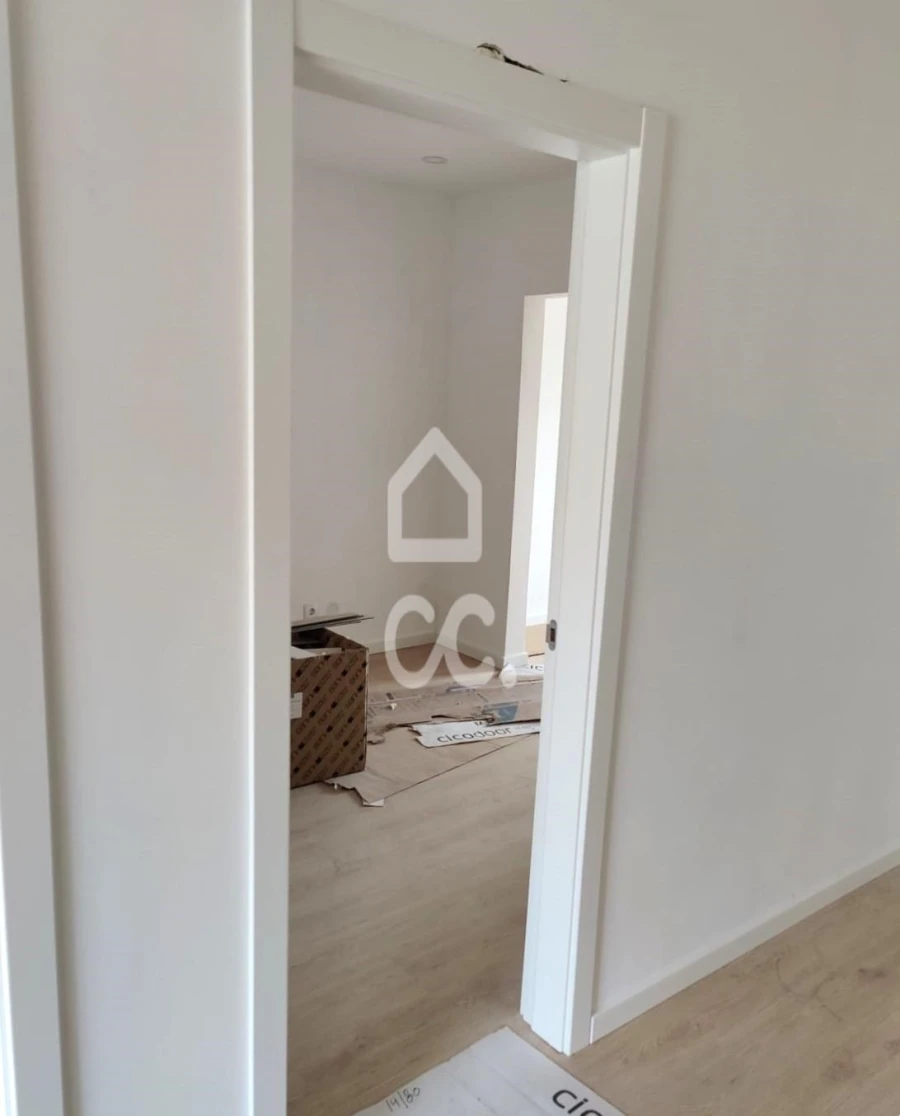 Apartamento T2 para Arrendamento em Amora Foto 8